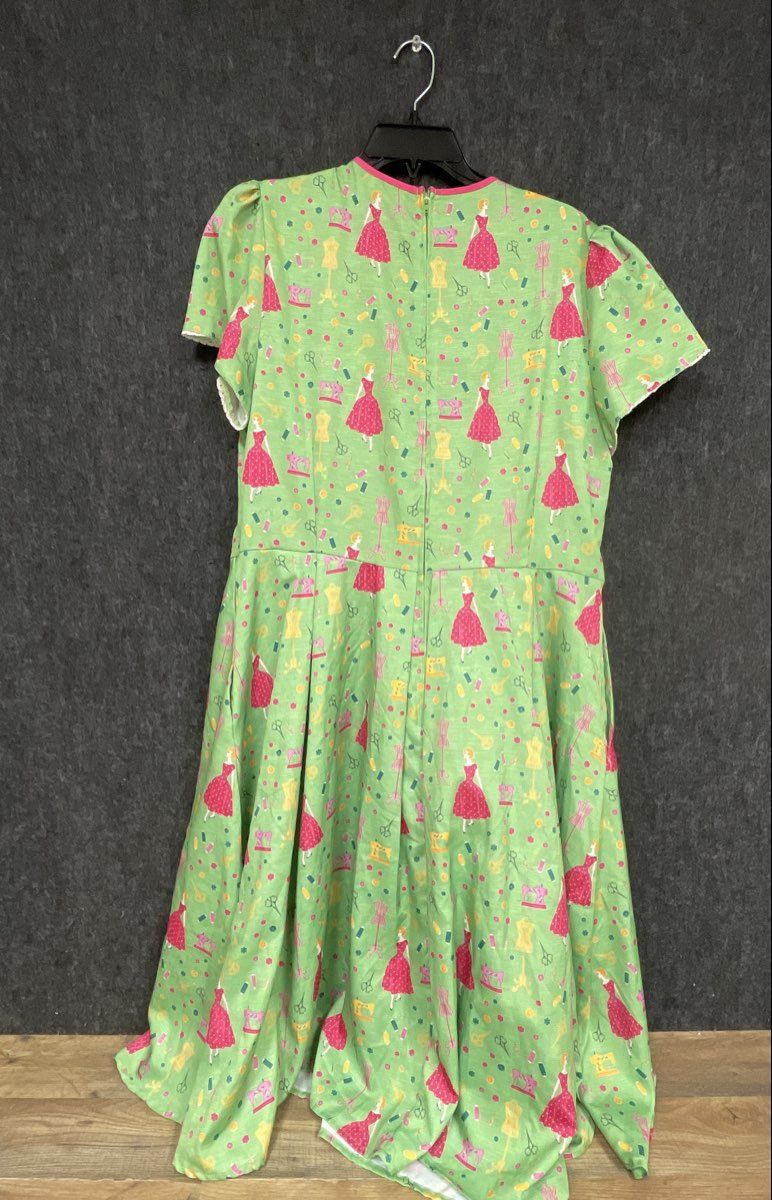 Unique Vintage Women's Green Novelty Sewing Print Swing Dress Sz 1X 16