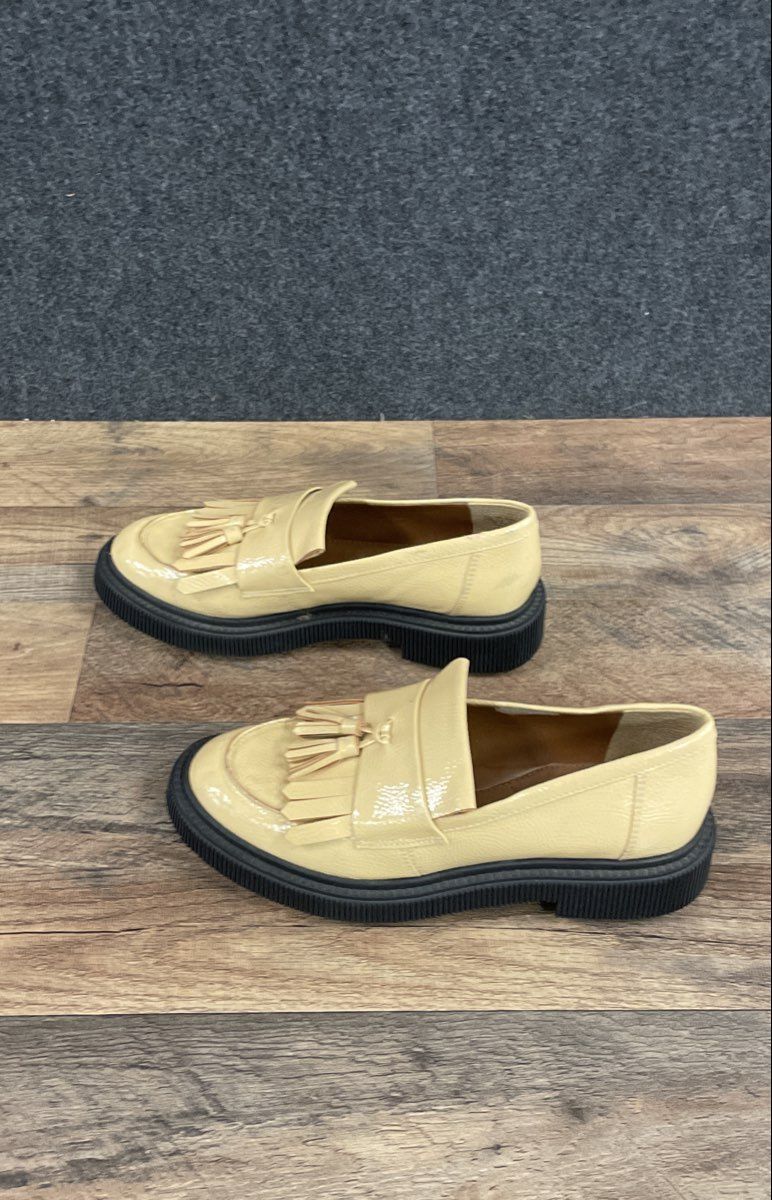 Franco Sarto L-Jack Beige Patent Kiltie Tassel Lug Sole Loafers Size 8.5M