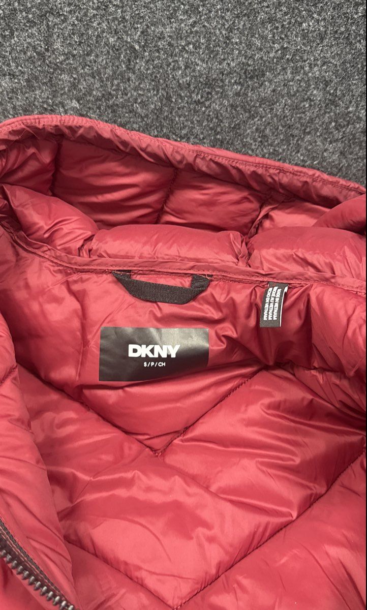 DKNY Women's Mixed-Media Hooded Puffer Jacket Burgundy Chevron Sz S