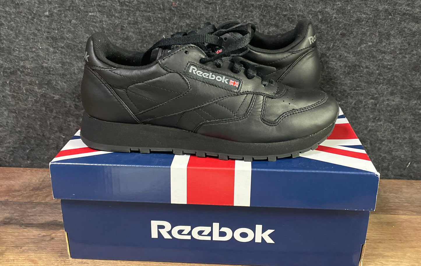 Reebok Classic Leather Black Women's Sneakers Size 6 NIB DS 1-5324