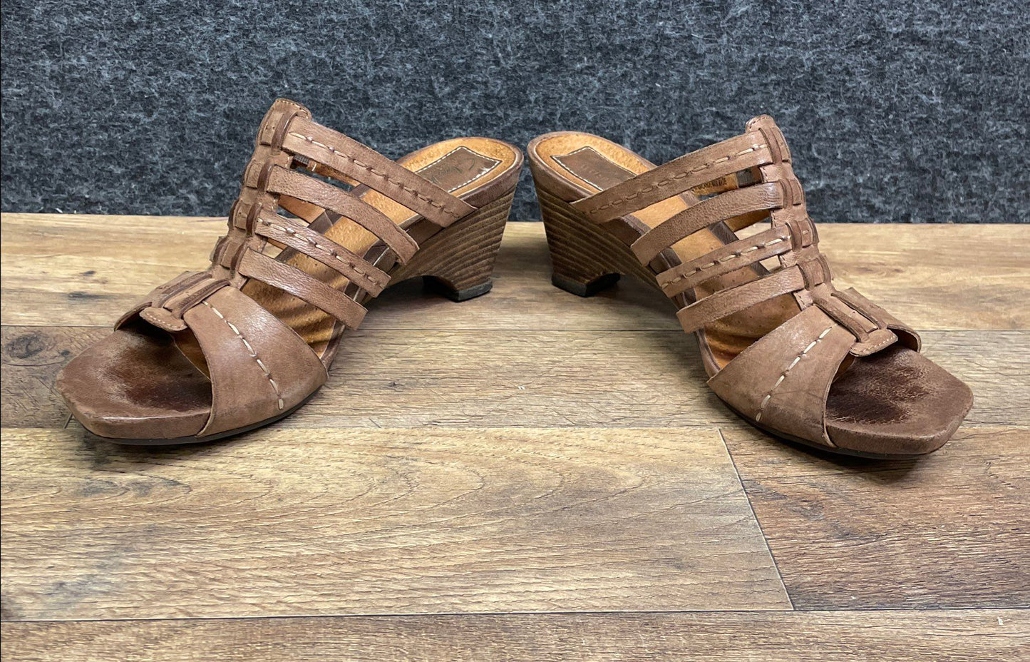 Clarks Artisan Brown Leather Strappy Wedge Sandals Mules Women's Size 7M
