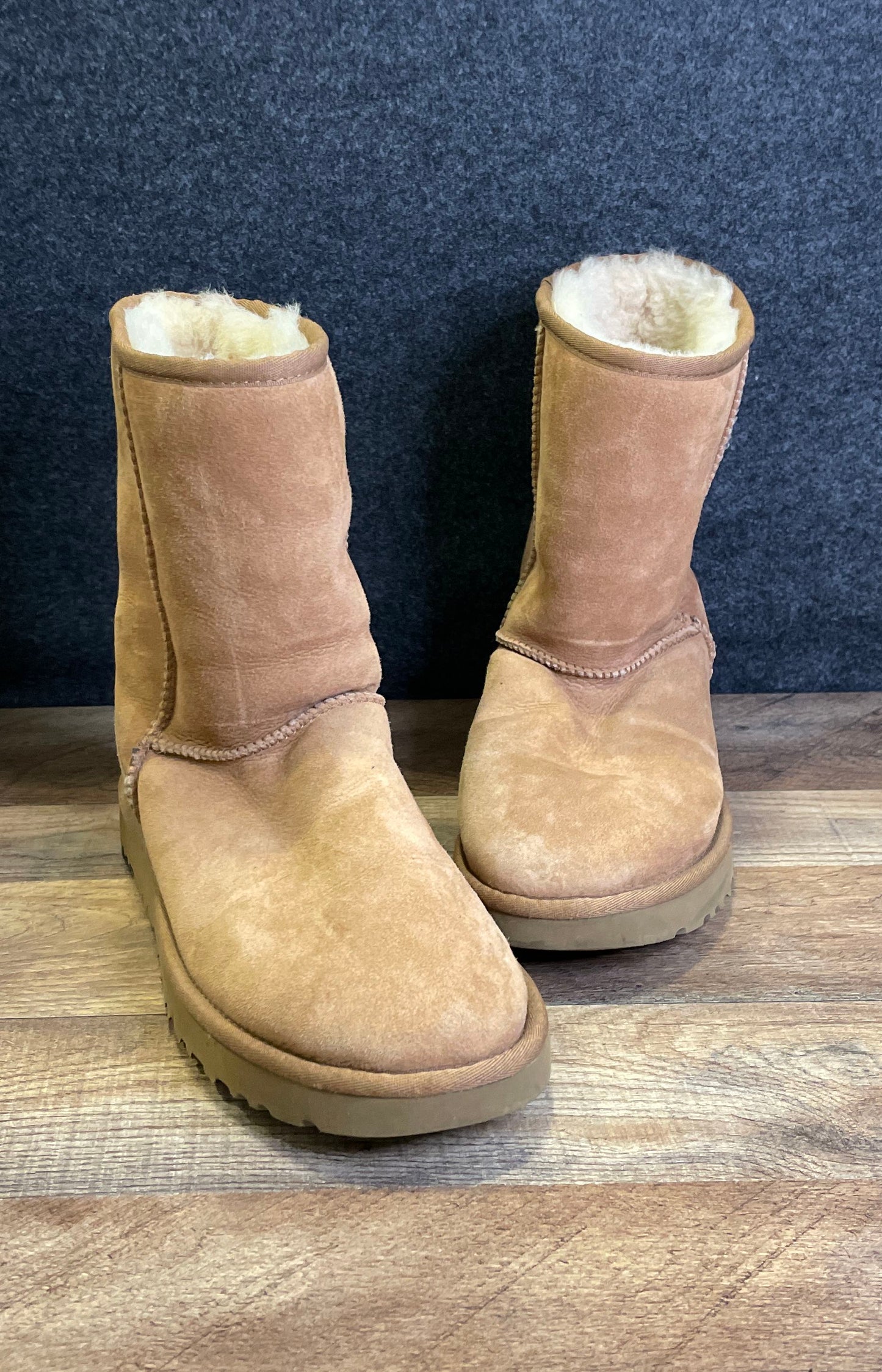 UGG Classic Short II Chestnut Sheepskin Suede Boots Women's Size 10