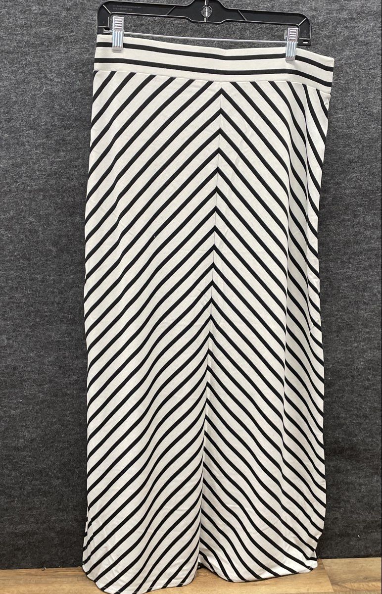 The Limited Women's Black White Striped Chevron Knit Maxi Skirt Sz M NWT