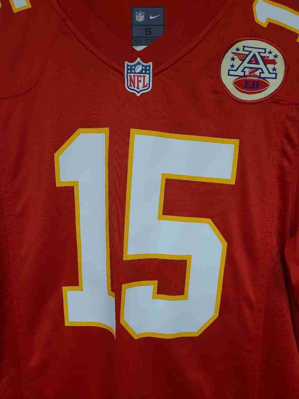 Nike Men's Kansas City Chiefs Patrick Mahomes 15 Red Football Jersey Size S