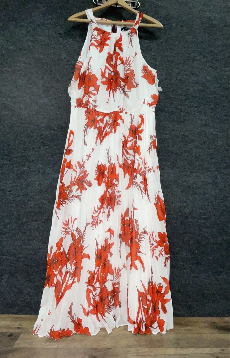 Lane Bryant Women's Red White Floral Pleated Sleeveless Halter Maxi Dress NWT 18