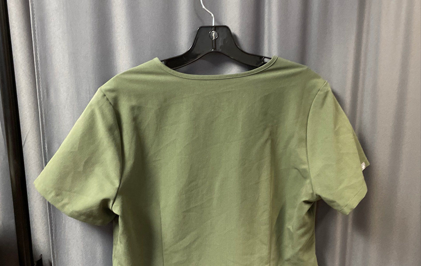 FIGS Women's Catarina V-Neck Scrub Top Green Technical Collection S