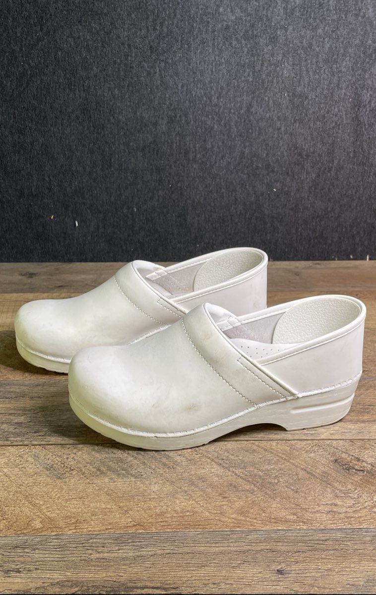 Dansko Professional White Box Leather Women's Clogs Size 41