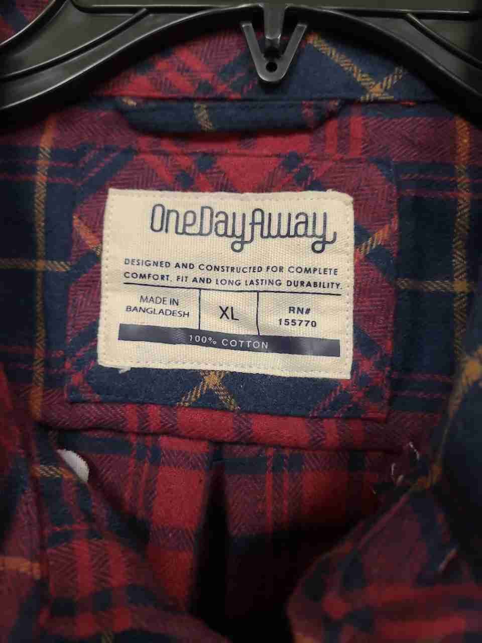 One Day Away Men's Red Plaid Flannel Long Sleeve Button Down Shirt NWT XL