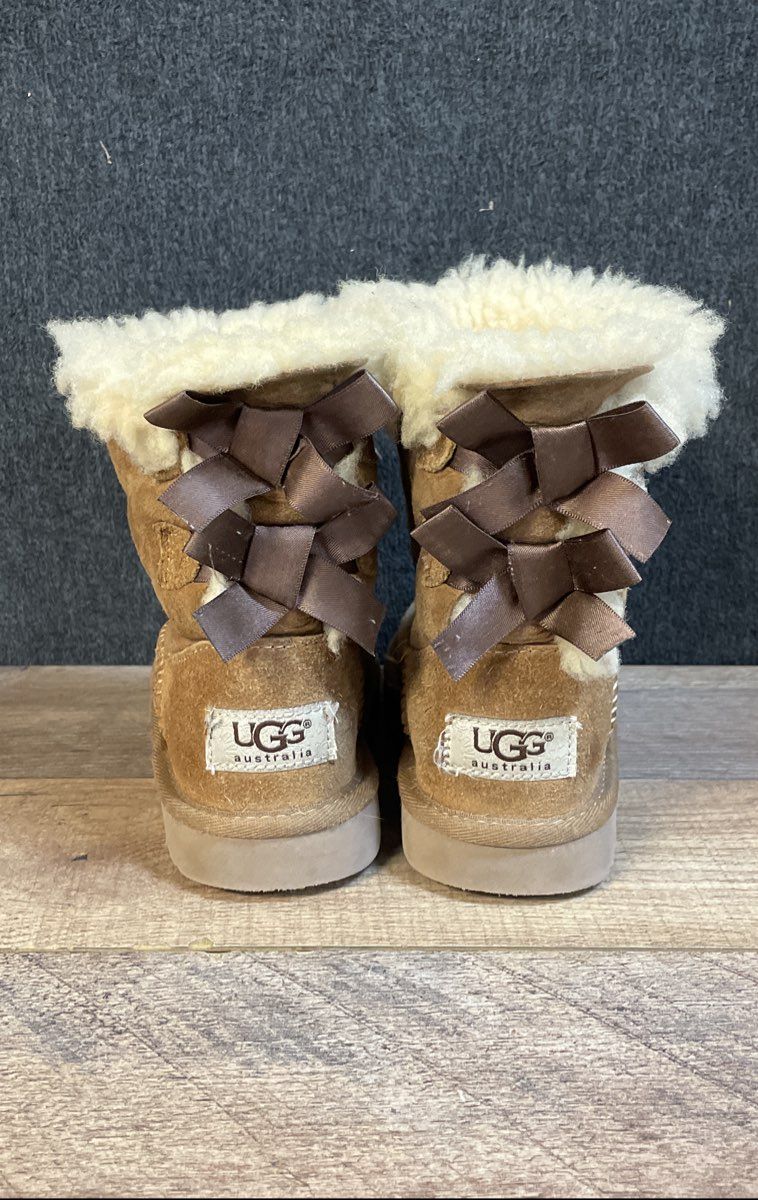 UGG Bailey Bow Chestnut Brown Suede Shearling Boots Toddler Size 9