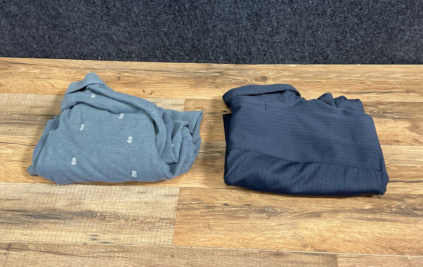 Banana Republic Men's Short Sleeve Polo Lot of 2 Blue Pineapple Pique Sz L