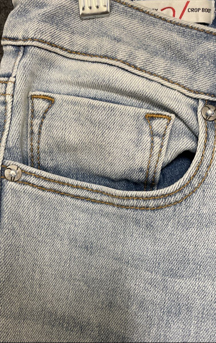 ViGoss Women's Marley Crop Boot Cut Light Wash Mid Rise Jeans NWT Sz 29