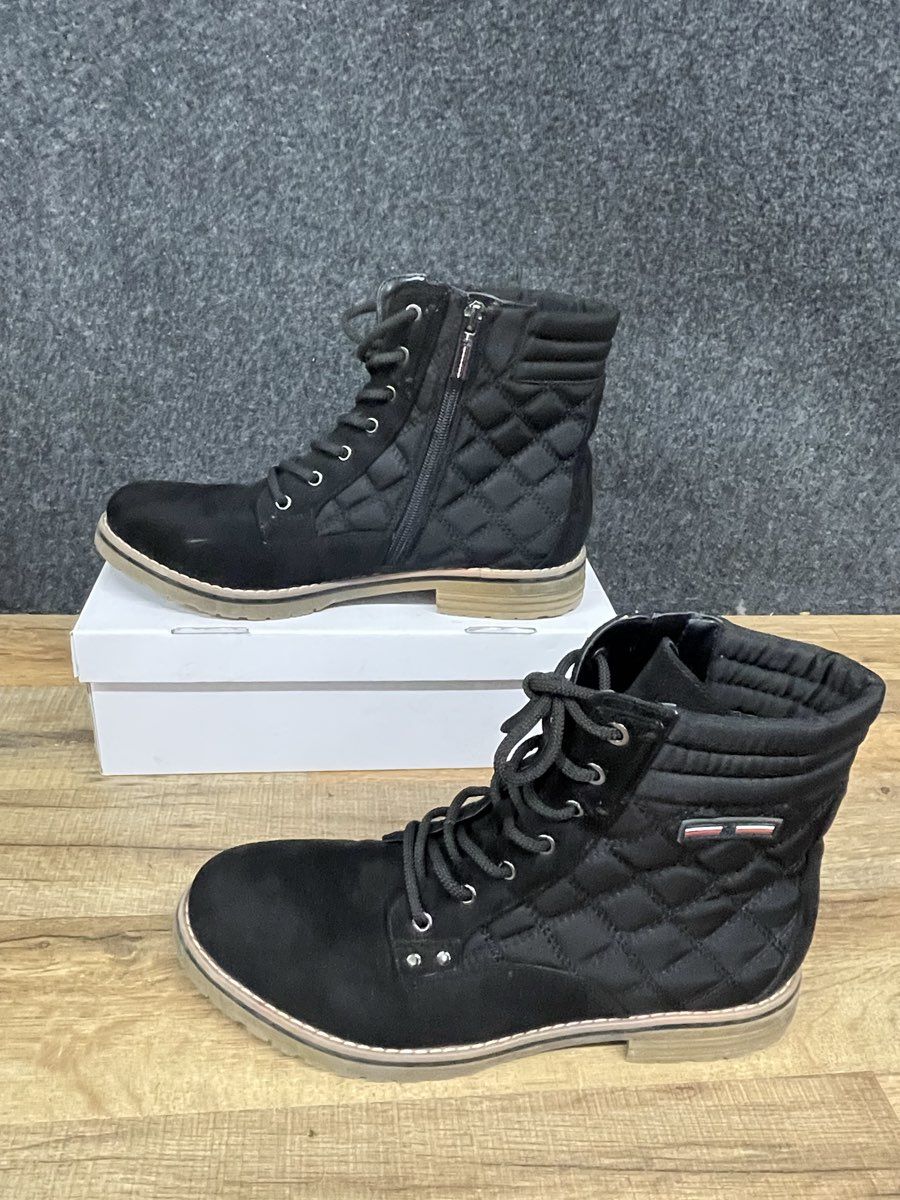 Tommy Hilfiger Black Quilted Side-Zip Combat Boots Women's Size 9.5