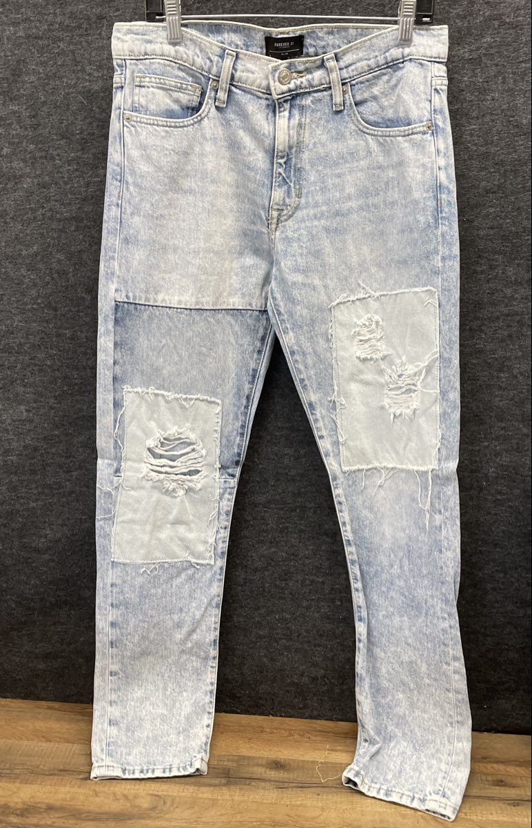 Forever 21 Men's Slim Distressed Patched Light Wash Denim Jeans Sz 31