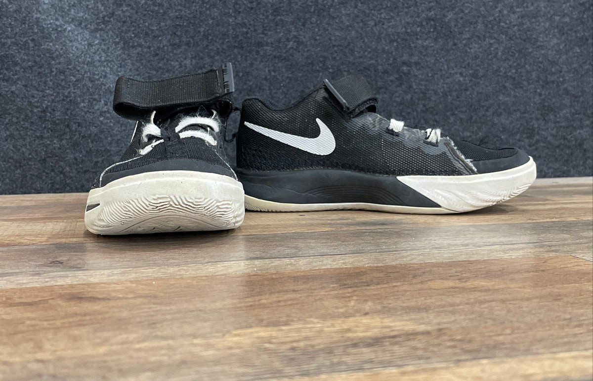 Nike Kyrie Flytrap 3 Black White Youth Basketball Shoes Size 2Y