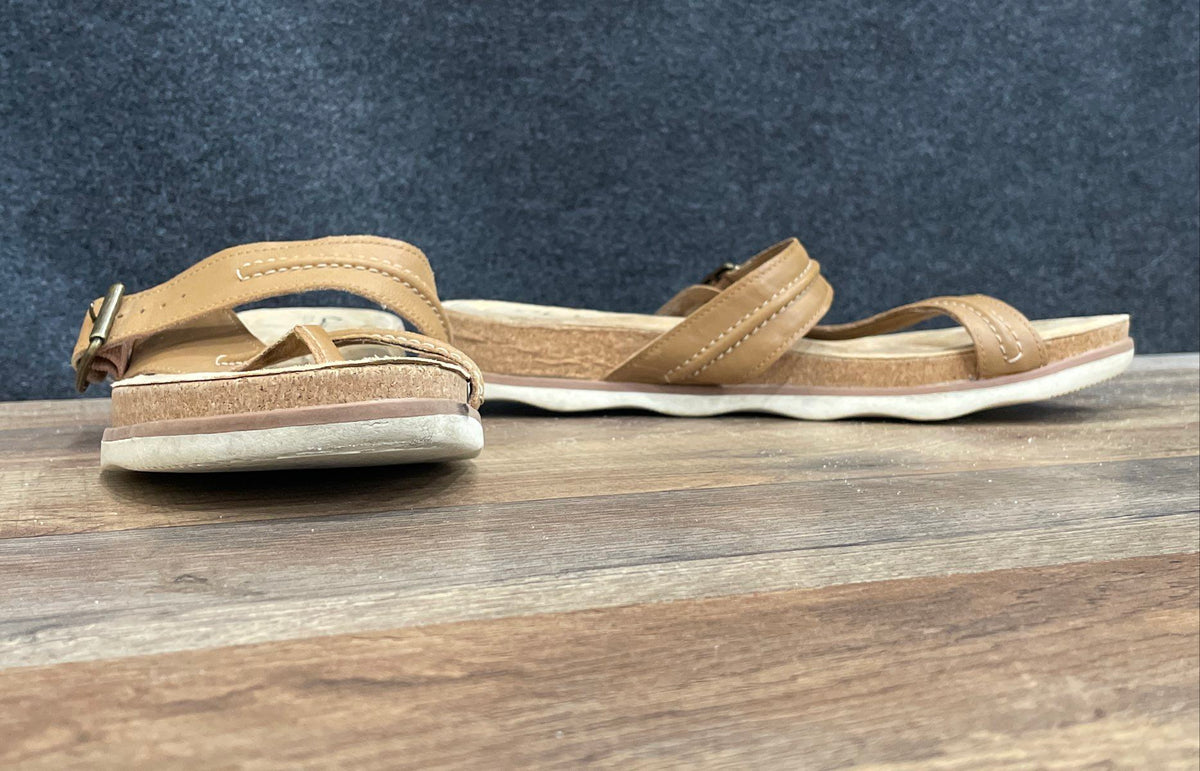 Clarks Collection Brown Toe Loop Slide Sandals Women's Size 11M