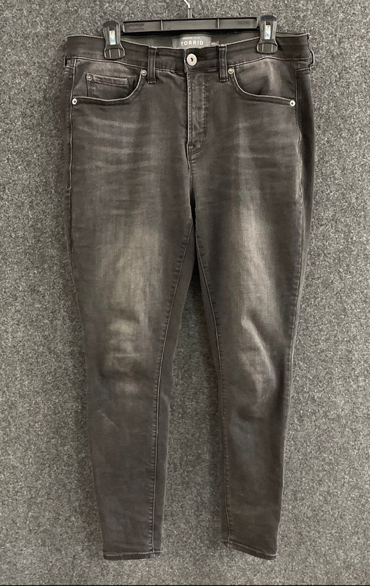 Torrid Women's Premium Sky High Skinny Jeans Black Faded Wash Sz 12R