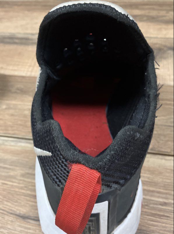 Nike LeBron Soldier 14 Black White Red Basketball Shoes Men's Size 10