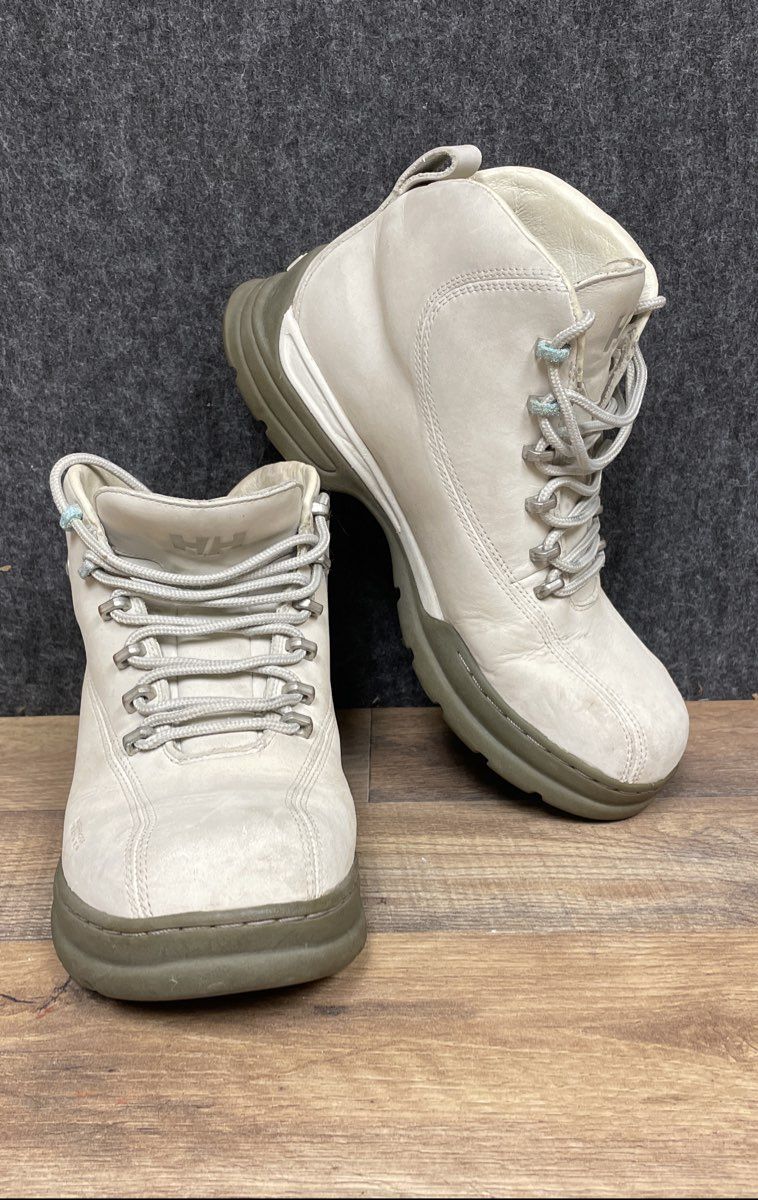 Vintage Y2K Helly Hansen Waterproof Leather Hiking Boots Cream Womens Size 7
