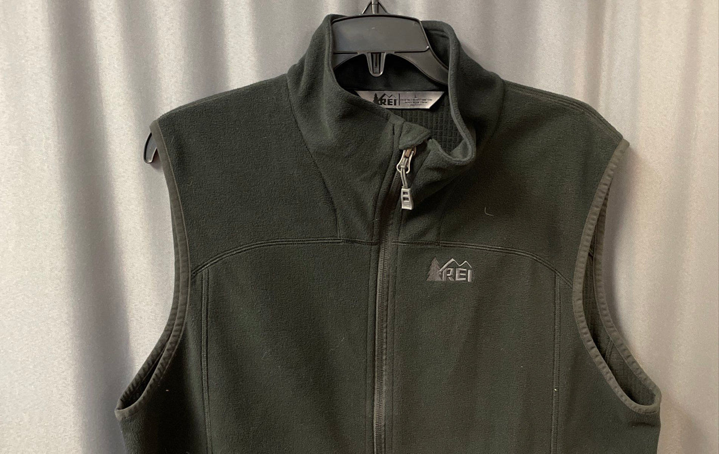 REI Men's Black Full Zip Fleece Vest Grid Lined Outdoor Layer Sz L