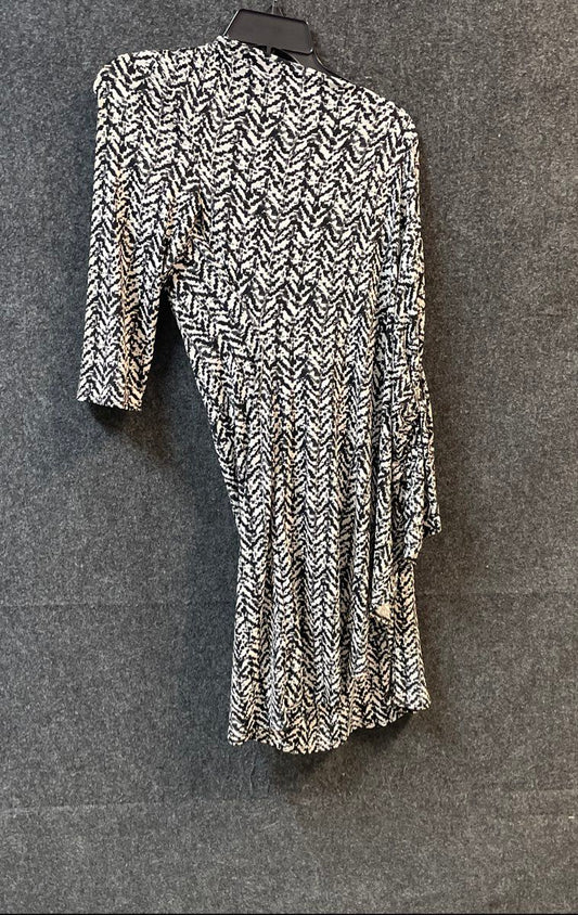 New York & Company Women's Black White Geometric Stretch Wrap Dress XL NWT