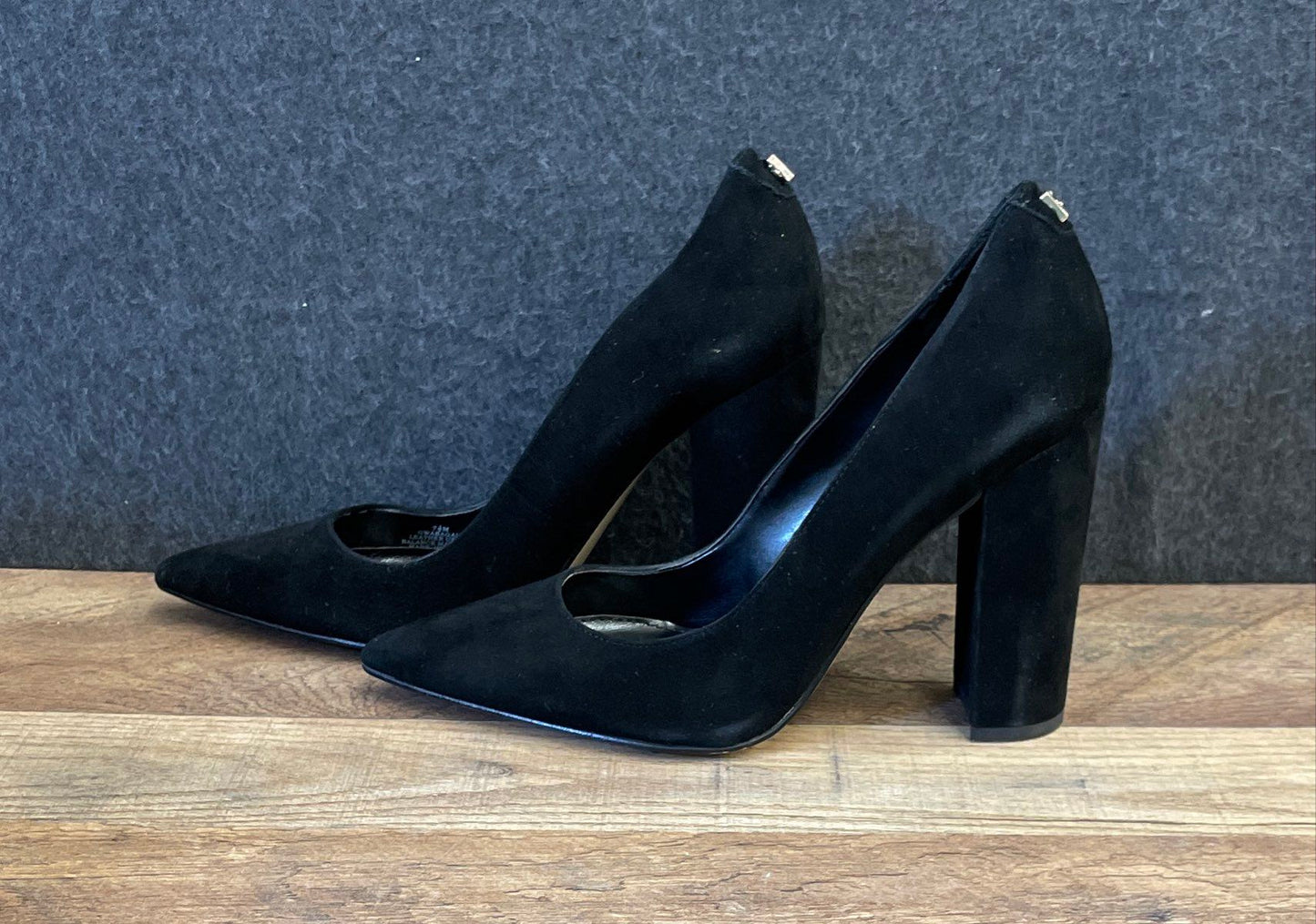 Guess Womens Black Suede Pointed Toe Block Heel Pumps Heels Size 7.5
