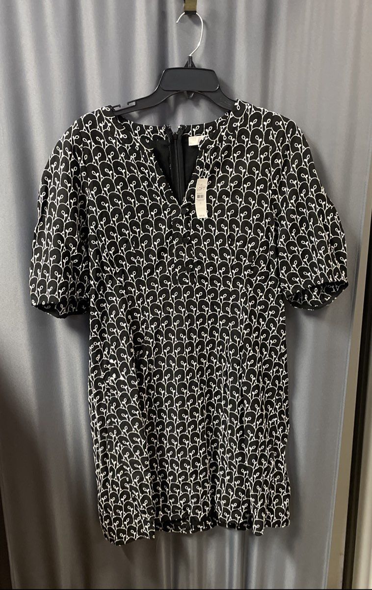 Loft Women's Black White Embroidered Short Puff Sleeve V-Neck Dress Sz 12 NWT