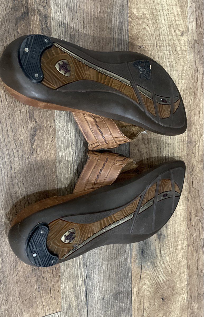 Ariat Brown Tooled Leather Flip Flop Thong Sandals Women's Size 8.5B