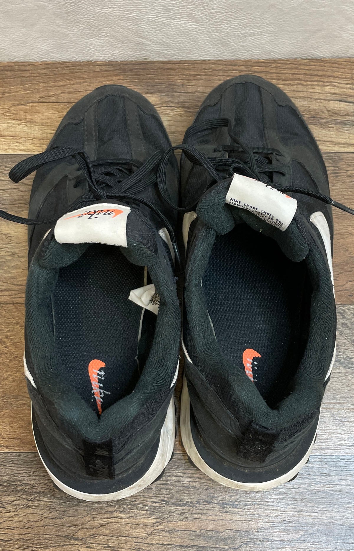 Nike Air Max Dawn Black White Women's Running Shoes Size 8.5