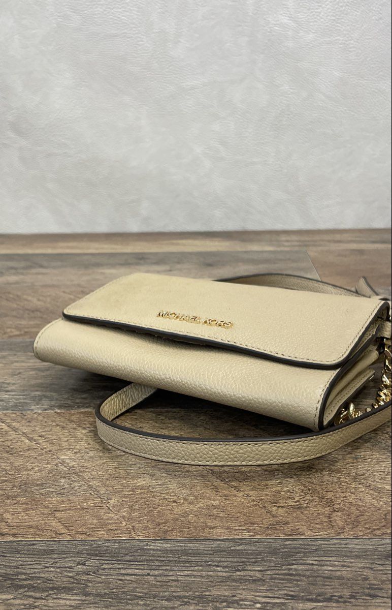 Michael Kors Beige Pebbled Leather Crossbody Wallet Bag Gold Hardware