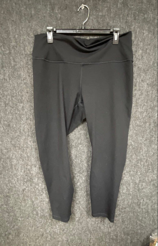 Fabletics Women's PowerHold High Waist Black Capri Leggings Size M