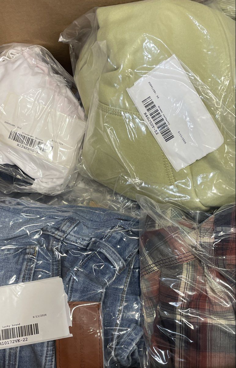 Assorted Men's Women's Clothing Bulk Lot 20lb Lululemon Columbia Carhartt TNF