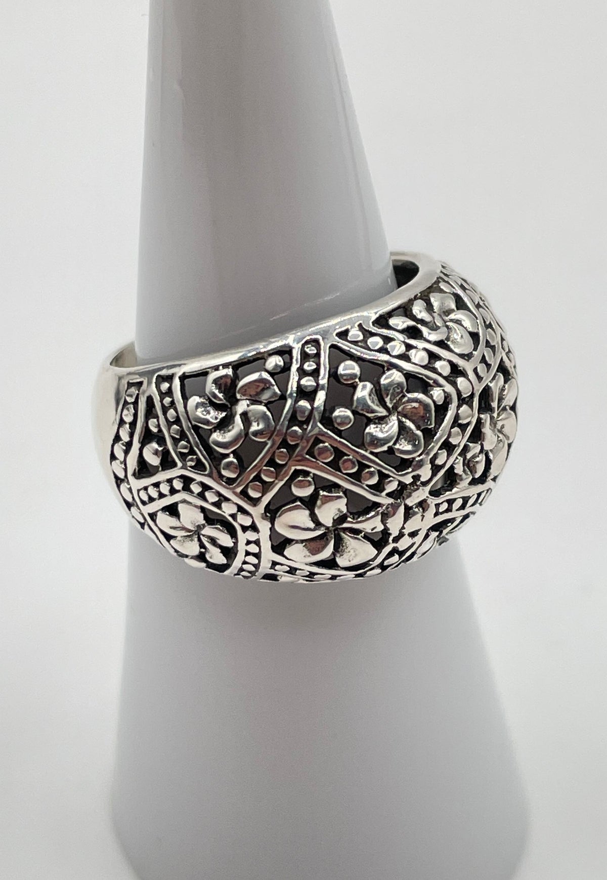 925 Sterling Silver Flower Filigree Dome Ring 4.7g