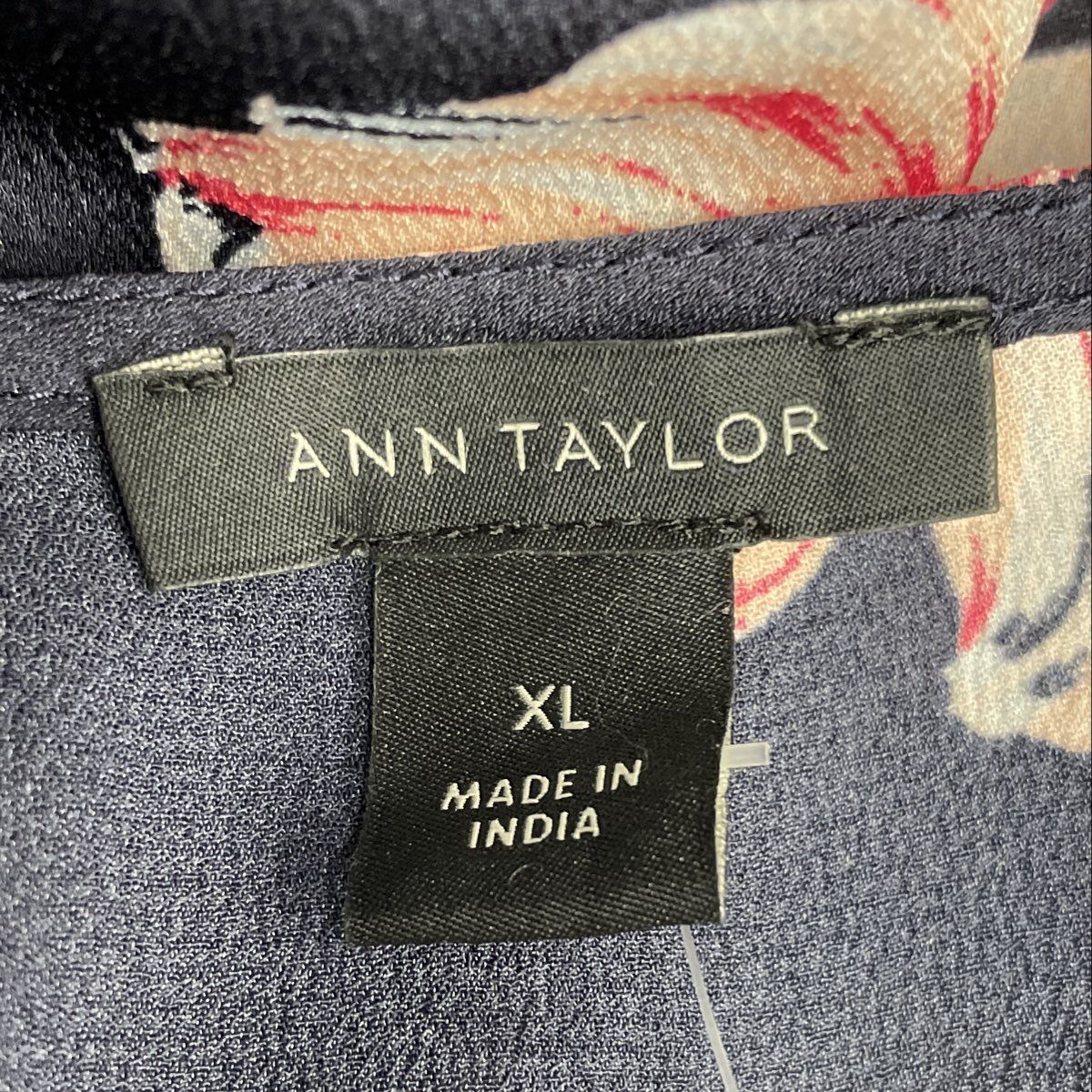 Ann Taylor Women's Navy Blue Floral Long Sleeve Blouse Pleated Cuffs Size XL