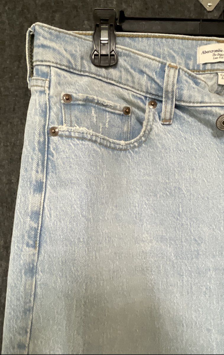 Abercrombie & Fitch Women's Light Wash Curve Love Baggy Low Rise Jeans 30/10R