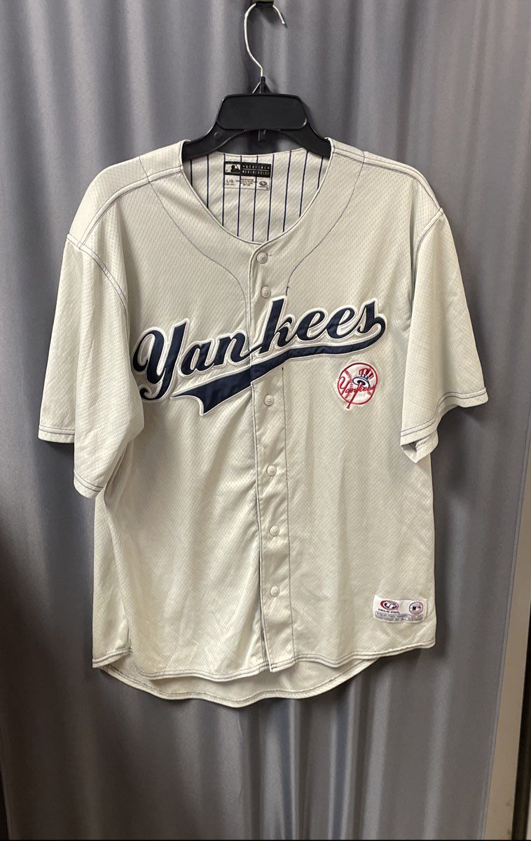 True Fan MLB Men's New York Yankees Baseball Jersey Cream Button Up Sz L 42-44