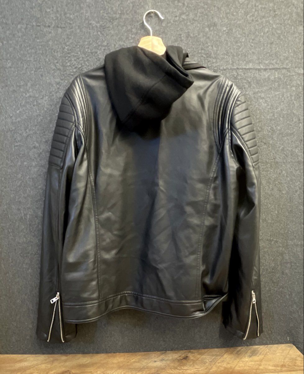 Guess Men's Black Faux Leather Hooded Moto Biker Jacket Quilted Shoulder Sz L
