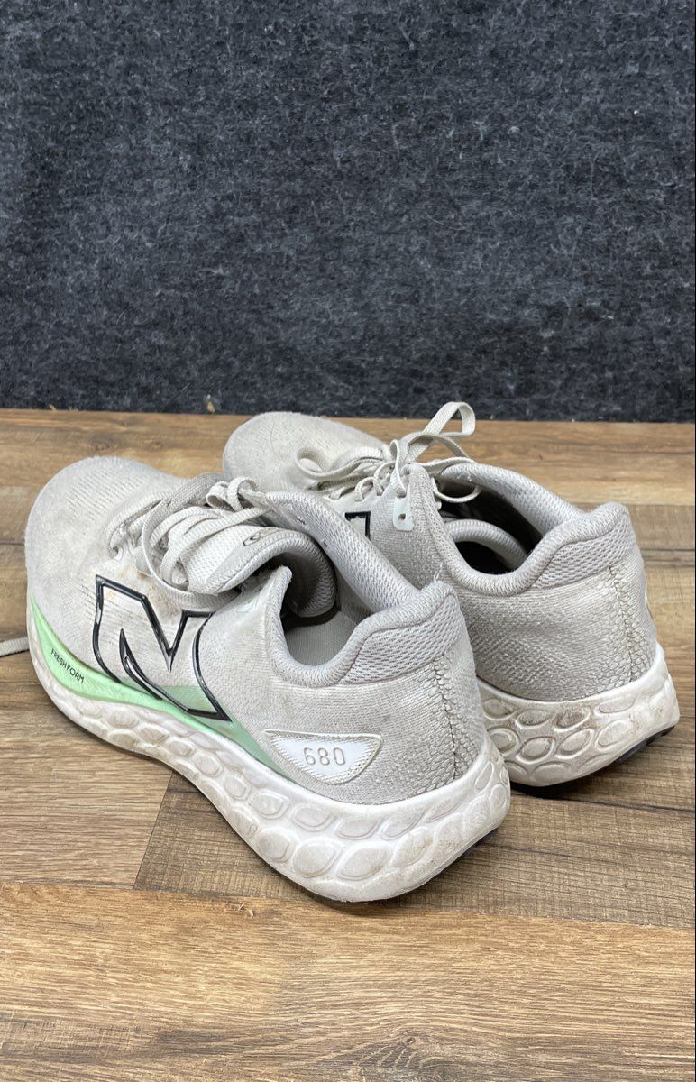 New Balance Fresh Foam 680v8 White Green Black Running Shoes Men's Size 8