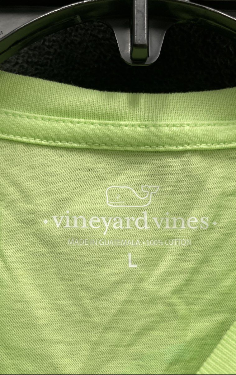 Vineyard Vines Men's Harbor Island Green Vintage Whale Pocket T-Shirt Sz L NWT
