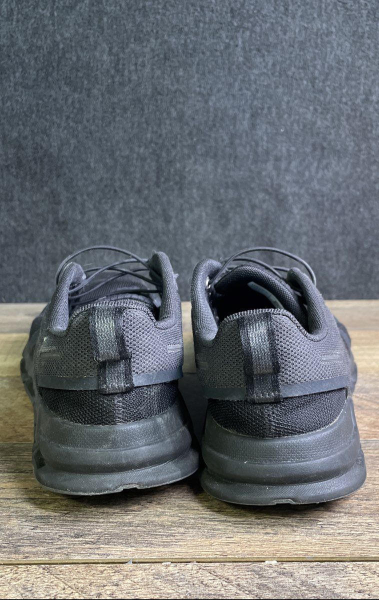 On Running Cloud Sky All Black Youth Running Shoes Sneakers Size 6.5Y