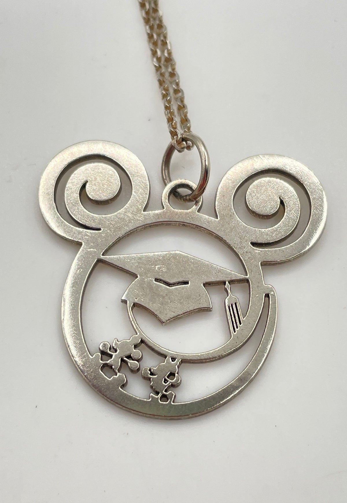 925 Sterling Silver Disney Mickey Mouse Graduation Cap Pendant Necklace 5.7g