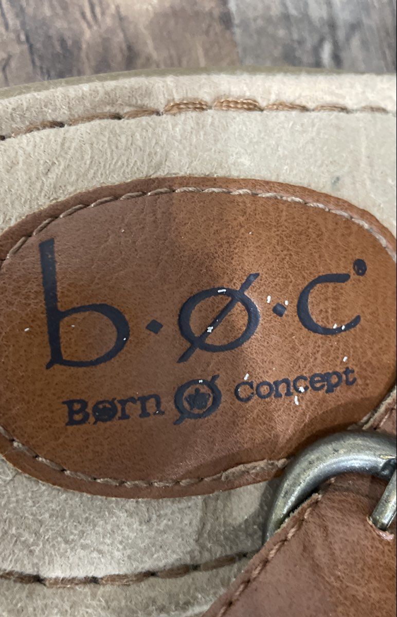 B.O.C. Born Concept Brown Cream T-Strap Thong Ankle Strap Sandals Size 11