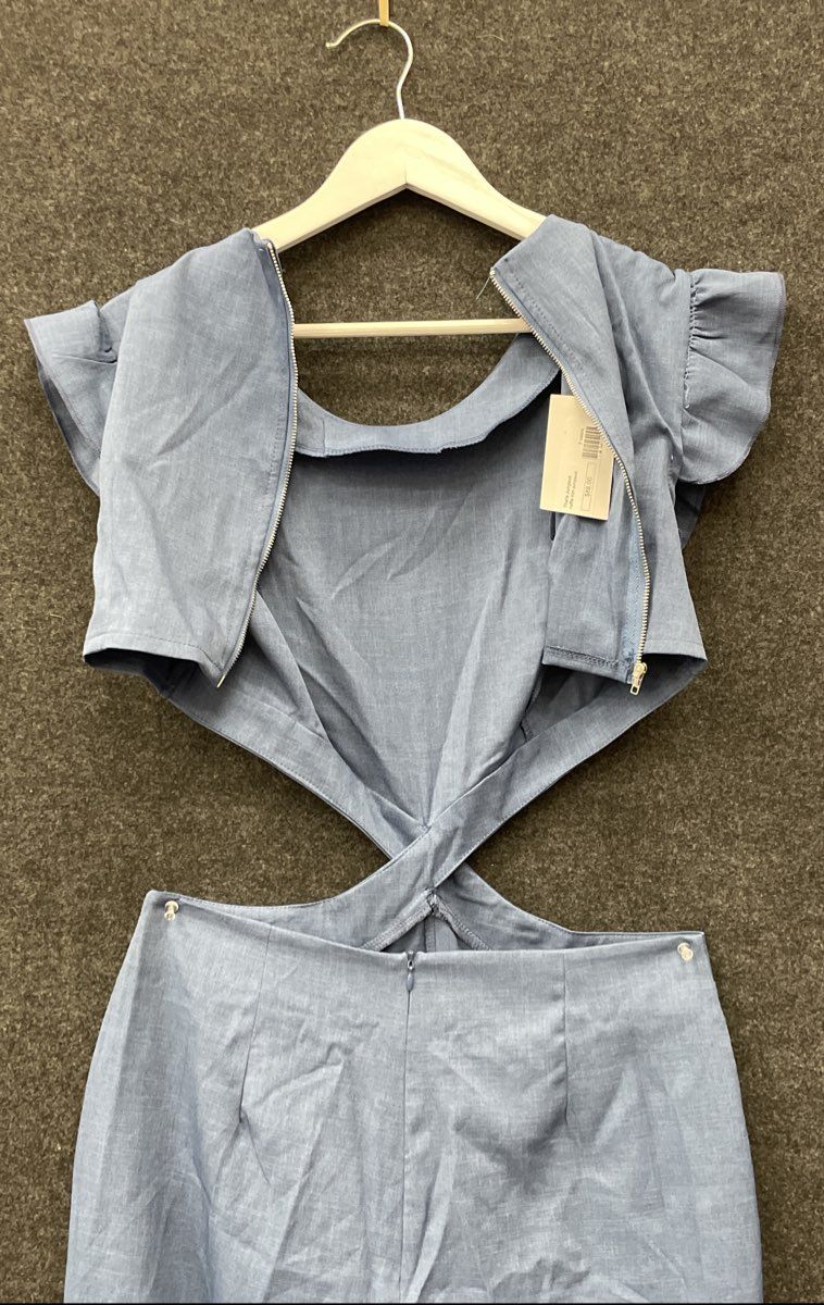 Bigersell Women's Blue Denim Jumpsuit Ruffle Trim Cutout Back NWT Size M