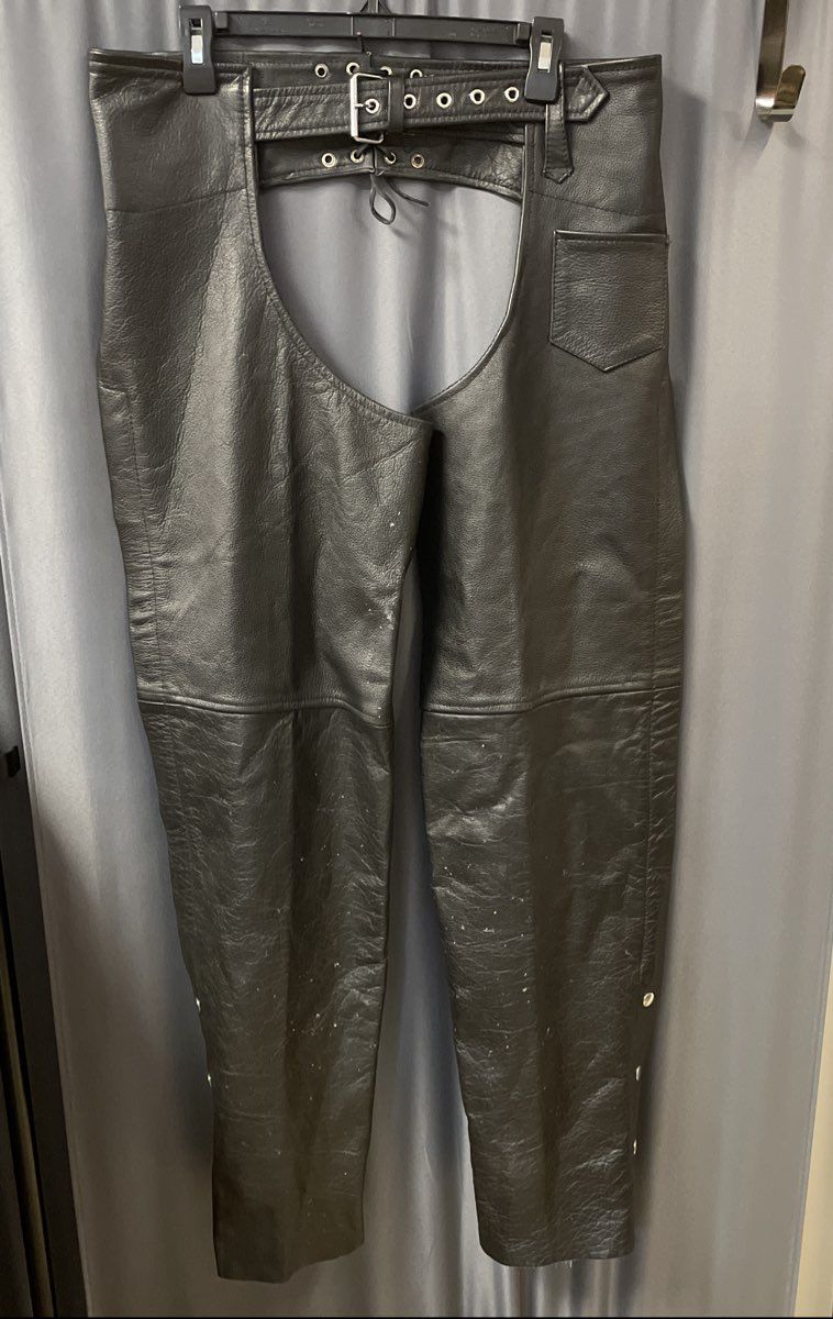 Daniel Smart Men's Black Leather Motorcycle Chaps Adjustable Belt Sz 36/38