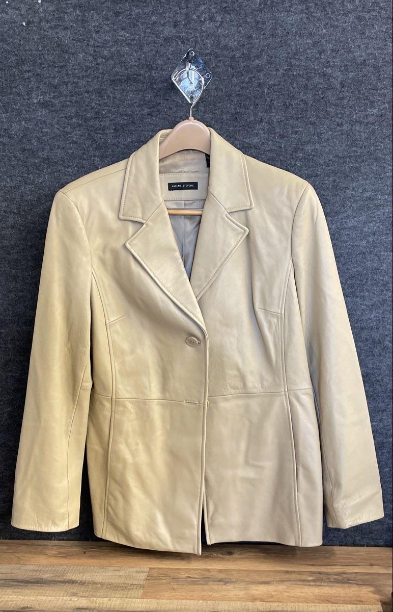 Valerie Stevens Women's Tan Leather Jacket Classic Button Front Sz L