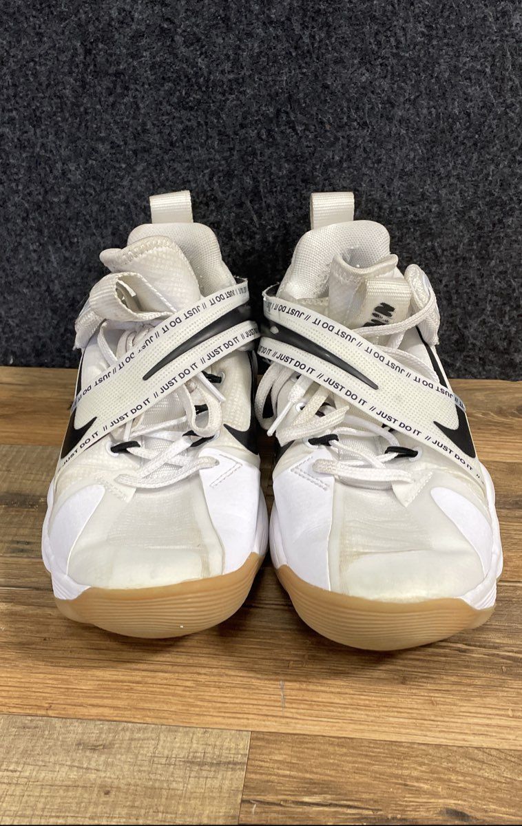 Nike Women's React Hyperset White Black Gum Volleyball Sneakers Size 7.5