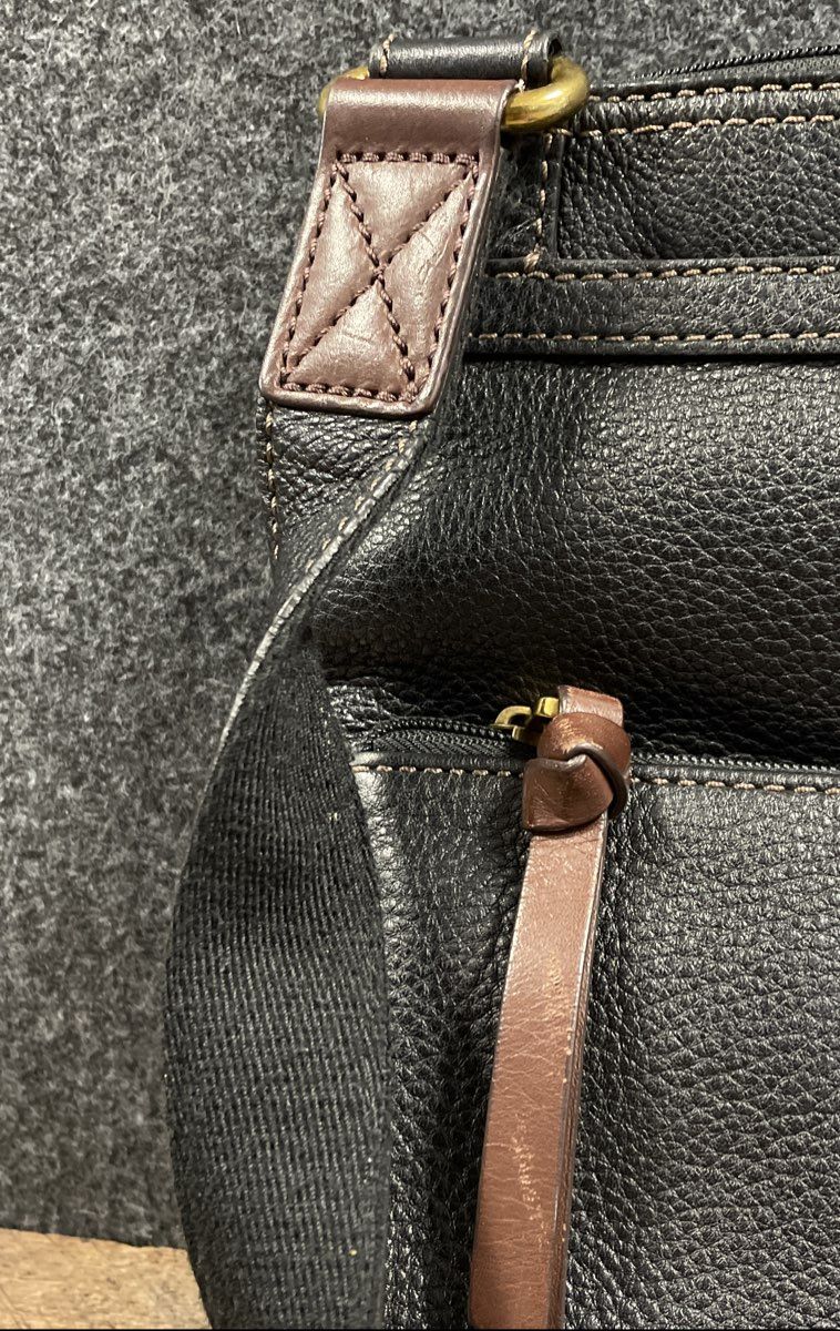 Fossil Black Pebbled Leather Large Messenger Crossbody Bag Brass Hardware