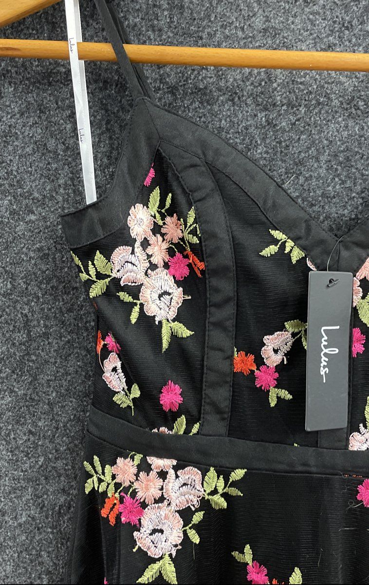 Lulus Women's Black Floral Embroidered Mesh Fit & Flare Mini Dress NWT Sz S