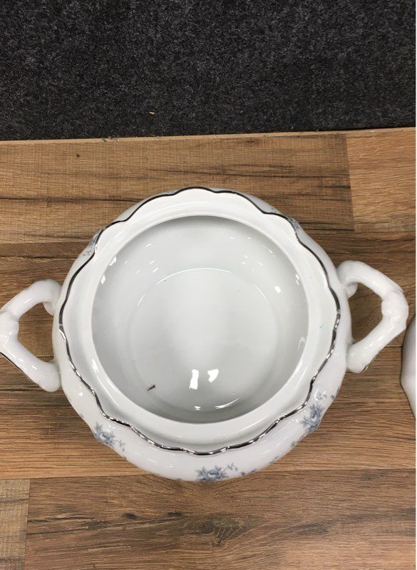 Johann Haviland Blue Garland Covered Vegetable Bowl Bavaria Germany Porcelain