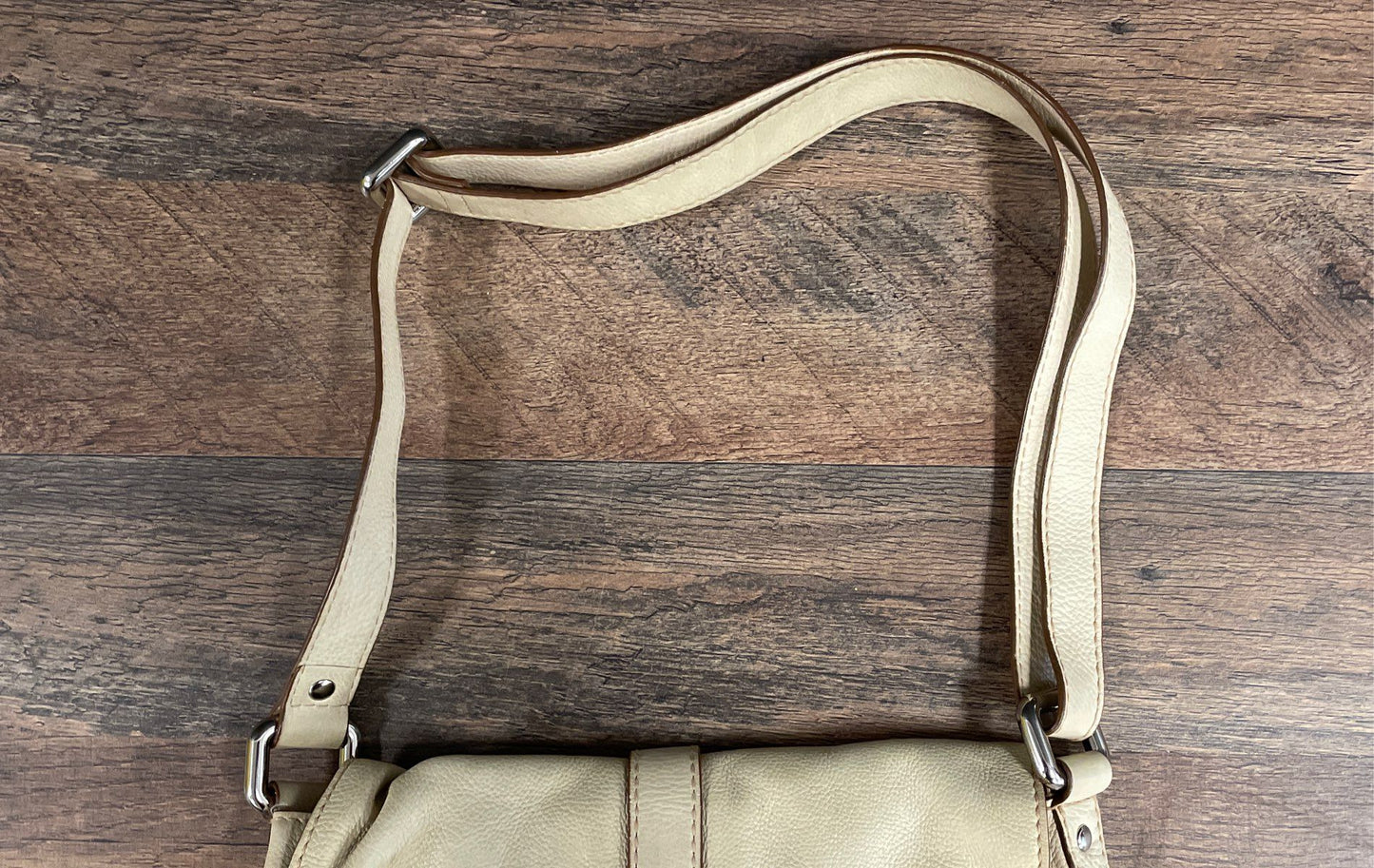 Fossil Cream Pebbled Leather Flap Crossbody Bag Silver Hardware Adjustable