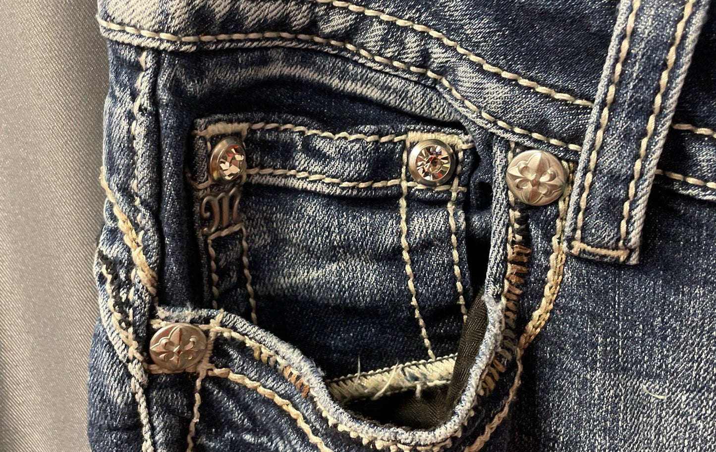 Miss Me Women's Blue Curvy Boot Cut Embellished Flap Pocket Jeans Sz 31x34
